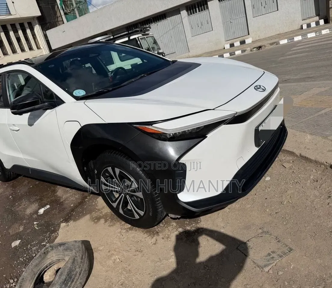 Toyota bZ4X 2023 White