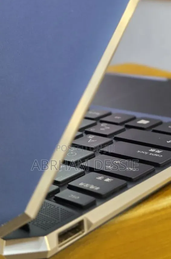 New Laptop HP Spectre 16GB Intel Core i7 SSD 512GB