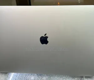 New Laptop Apple MacBook Pro 2018 16GB Intel Core i7 SSD 256GB