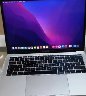 New Laptop Apple MacBook 2017 8GB Intel Core i5 SSD 256GB