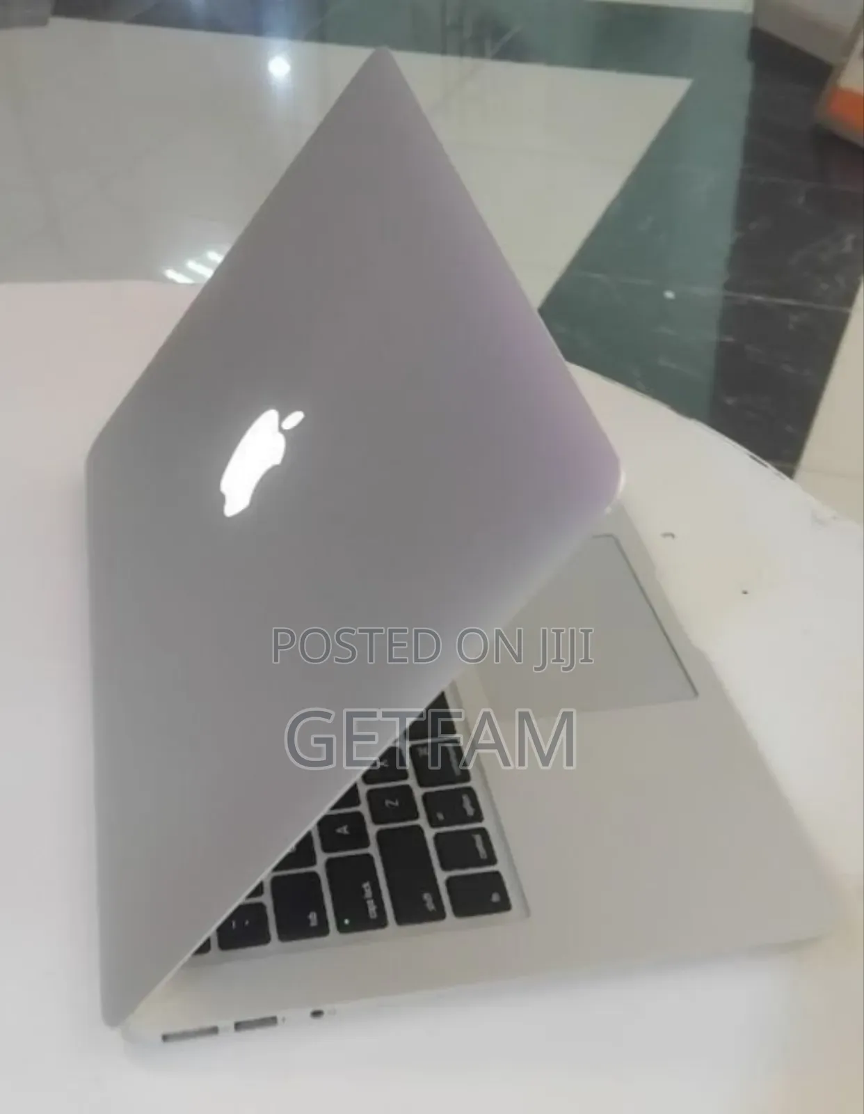 New Laptop Apple MacBook 2015 4GB Intel Core i5 SSD 256GB