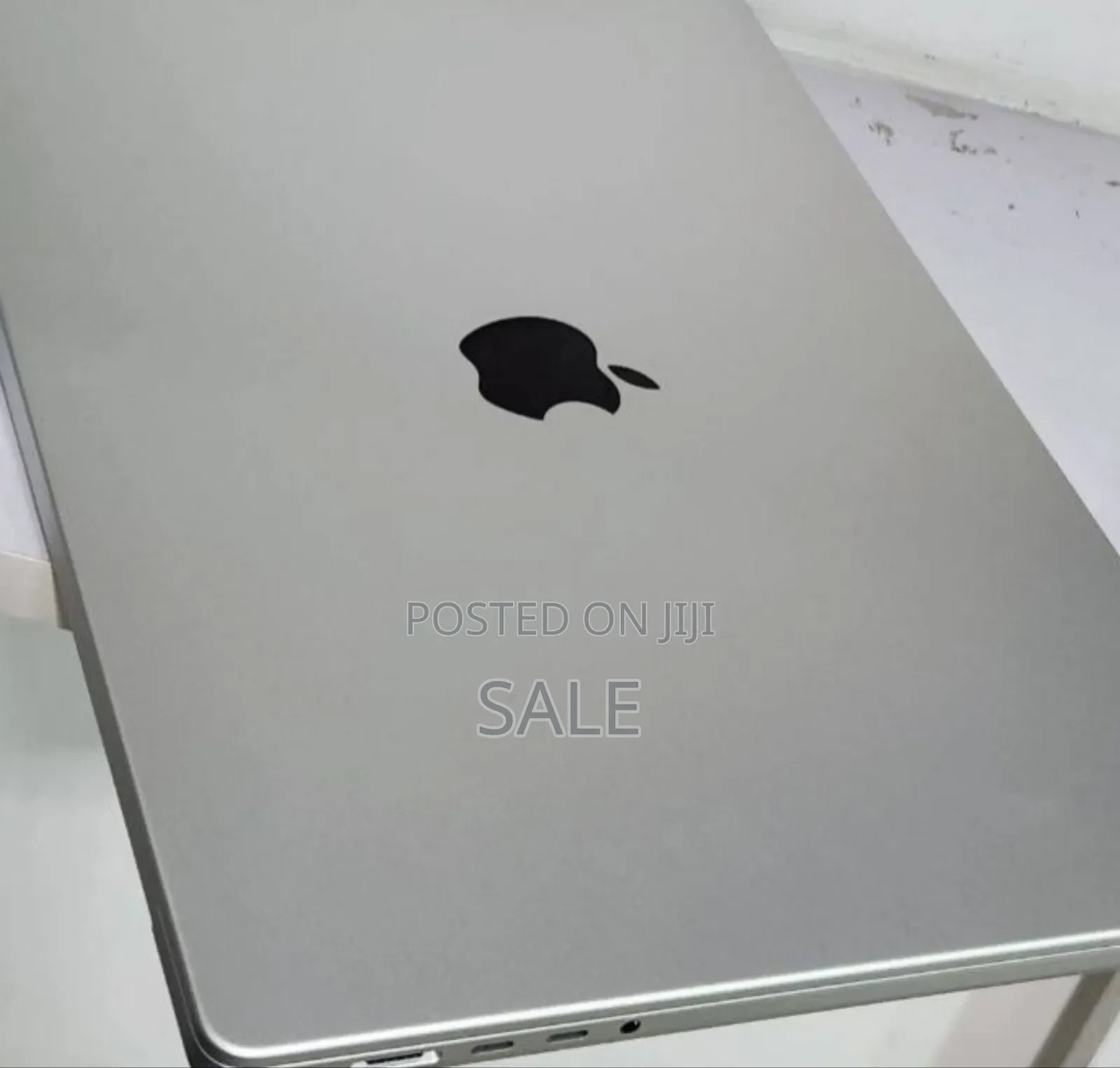 New Laptop Apple MacBook Pro M1 16GB Apple M1 Pro SSD 512GB