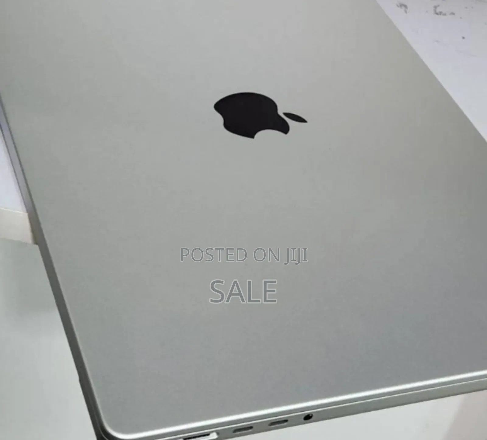 New Laptop Apple MacBook Pro M1 16GB Apple M1 Pro SSD 512GB