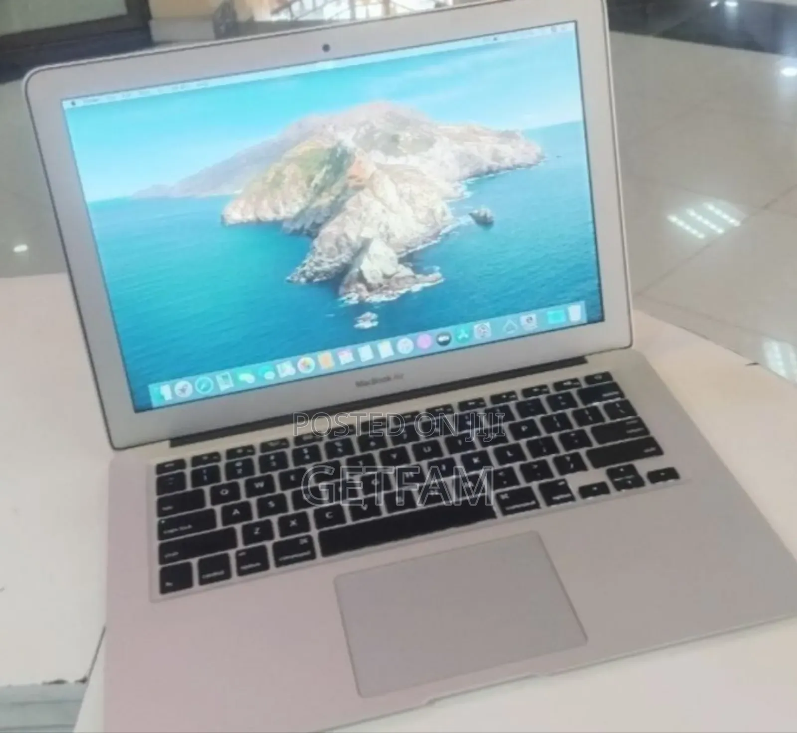 New Laptop Apple MacBook 2015 4GB Intel Core i5 SSD 256GB