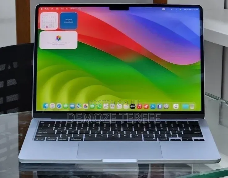 New Laptop Apple MacBook Air 2025 M4 15-inch 16GB Apple M4 SSD 256GB