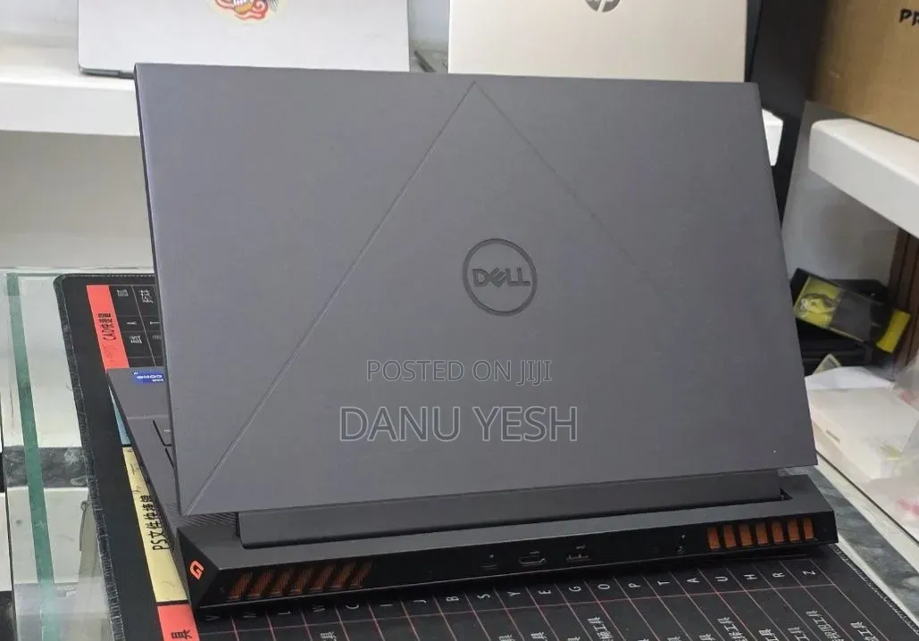 New Laptop Dell G15 5511 16GB Intel Core i7 SSD 1T