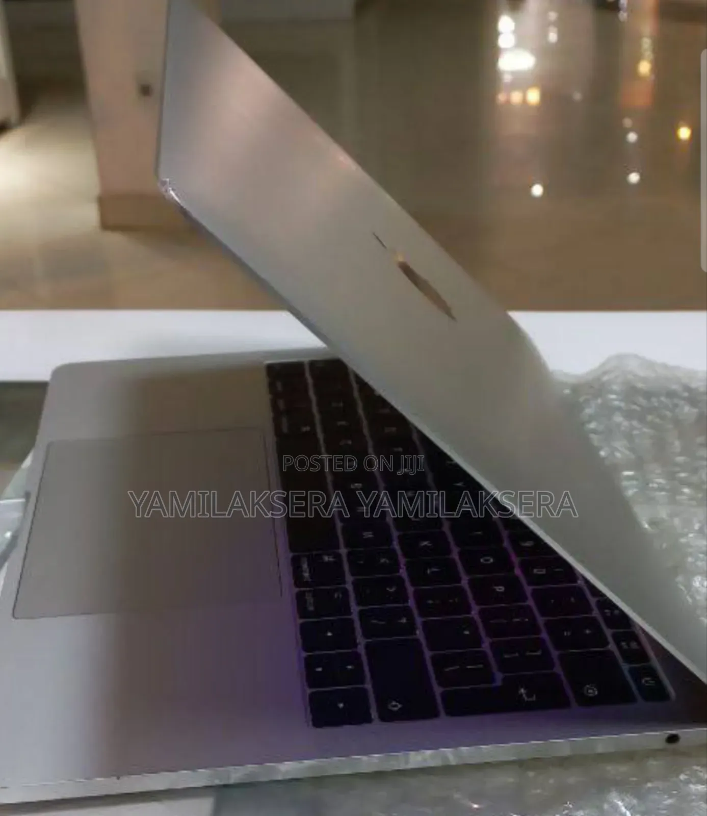 New Laptop Apple MacBook Pro 2017 8GB Intel Core i5 SSD 256GB