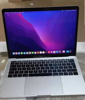 New Laptop Apple MacBook Pro 2017 8GB Intel Core i5 SSD 256GB