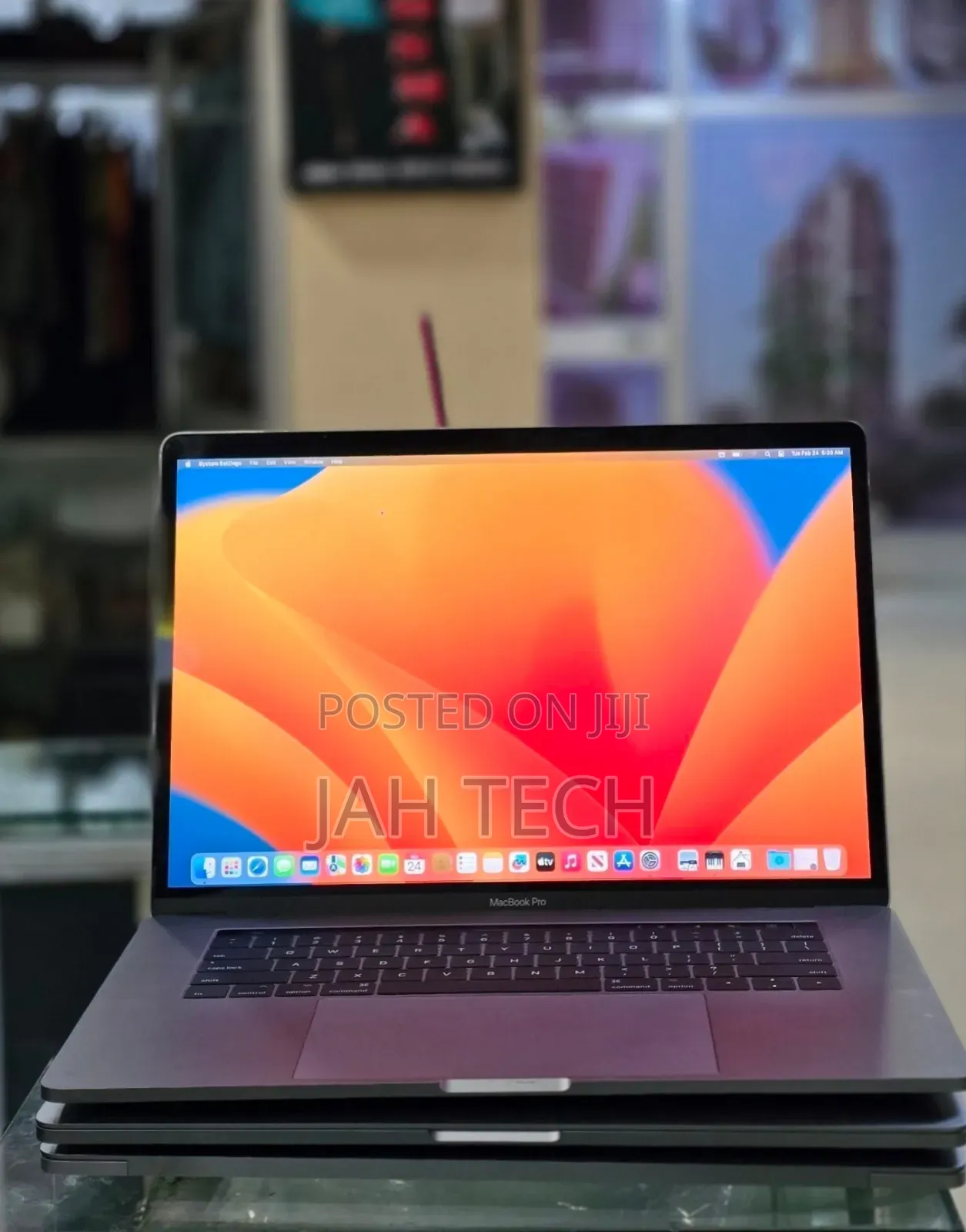 New Laptop Apple MacBook Pro 2017 16GB Intel Core i7 SSD 512GB