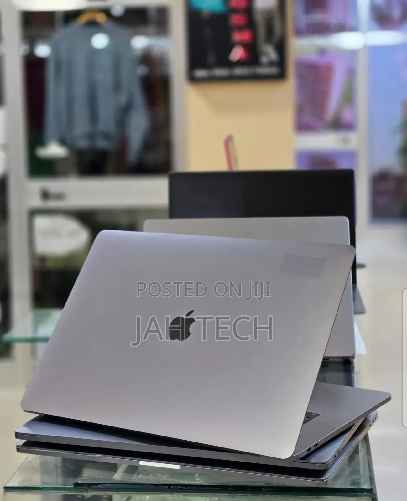 New Laptop Apple MacBook Pro 2017 16GB Intel Core i7 SSD 512GB