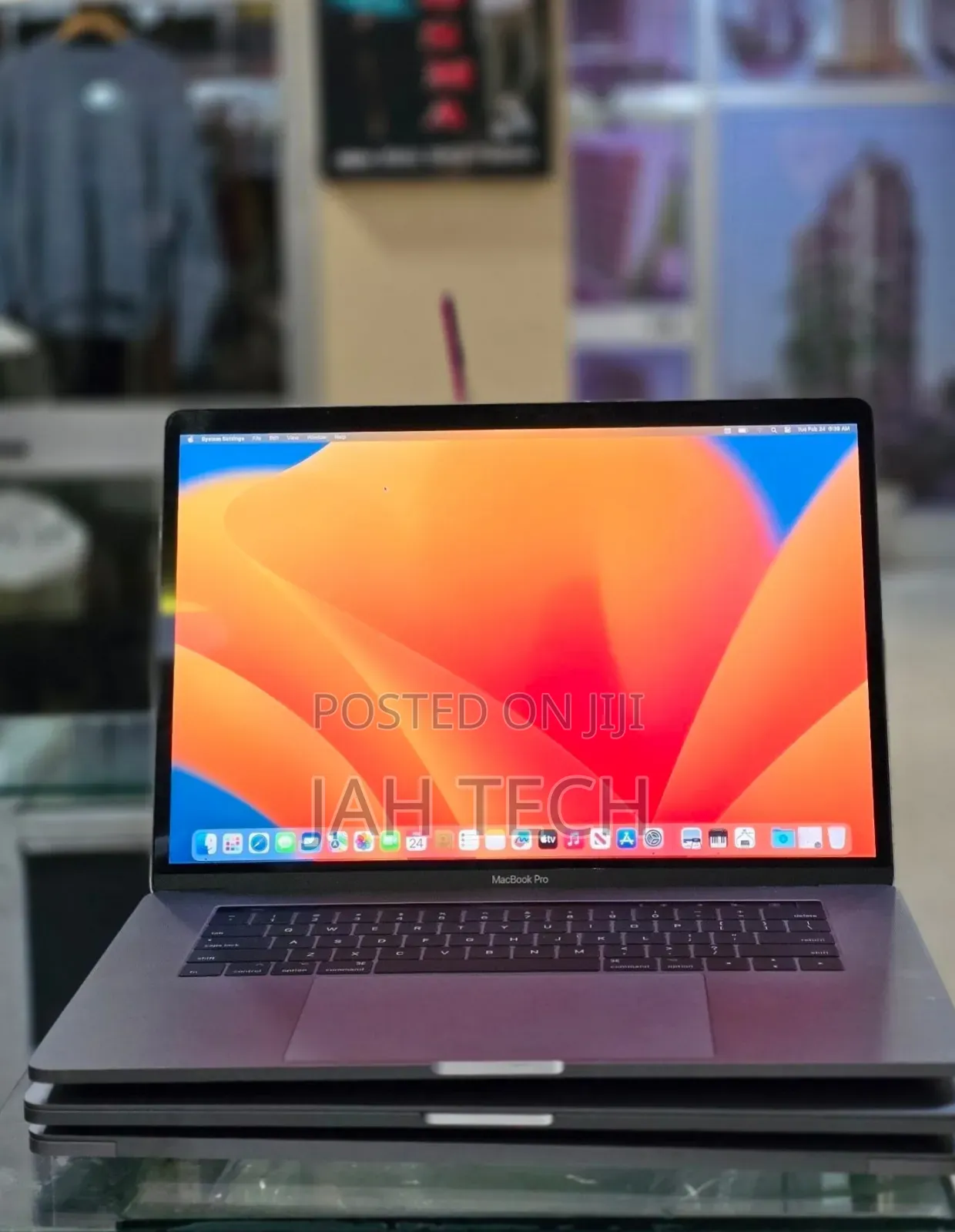 New Laptop Apple MacBook Pro 2017 16GB Intel Core i7 SSD 512GB