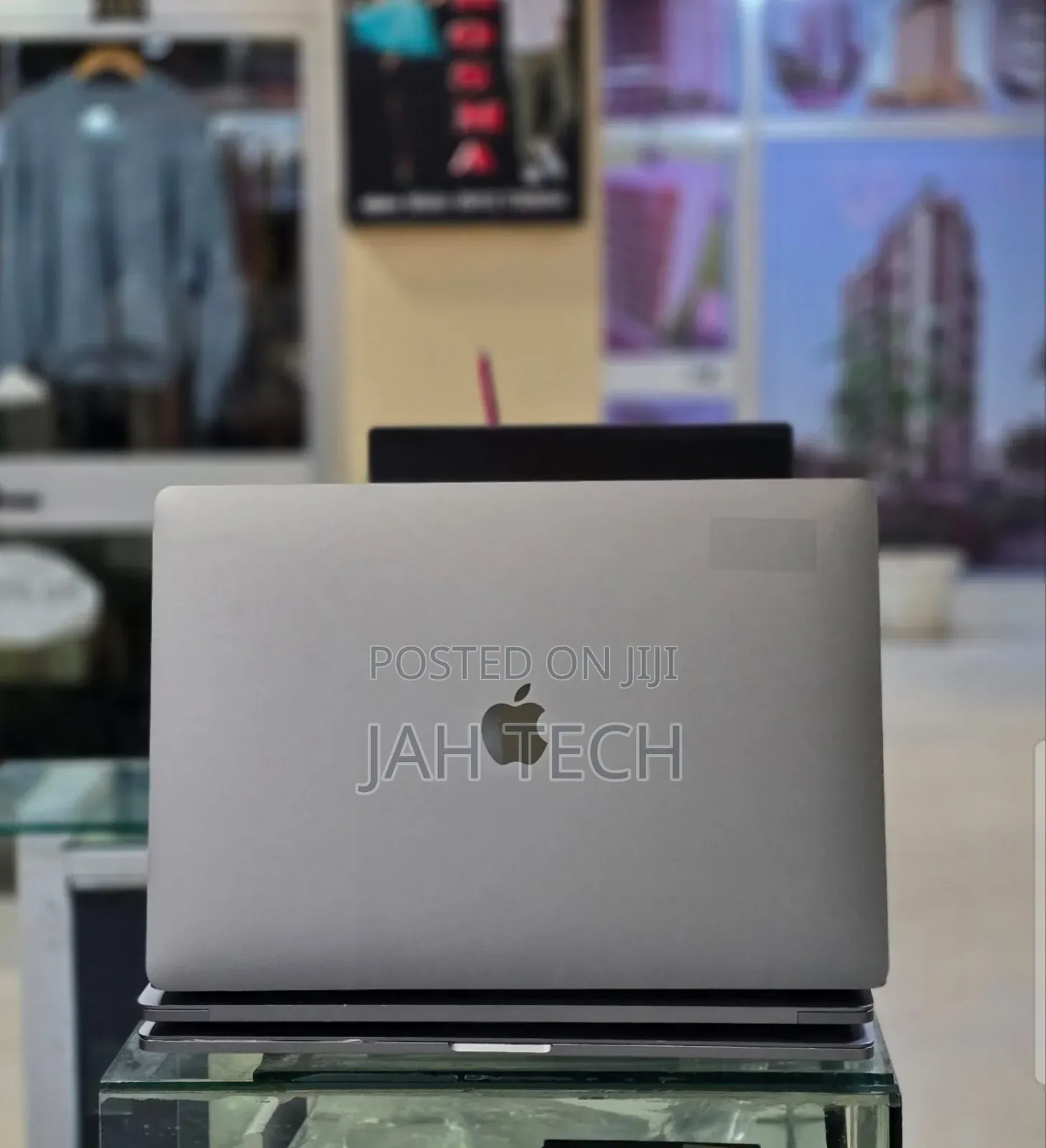 New Laptop Apple MacBook Pro 2017 16GB Intel Core i7 SSD 512GB