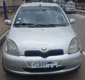 Toyota Vitz 2001 Silver