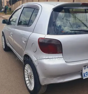 Toyota Vitz 2001 Silver