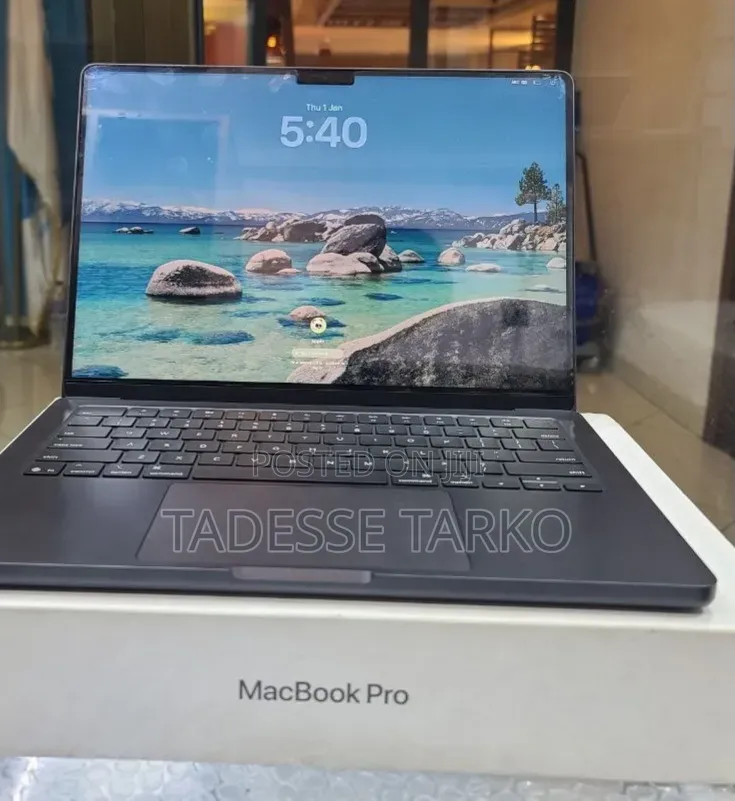 New Apple MacBook Pro 2025 M5 14-inch 16GB Apple M5 Pro SSD 512GB