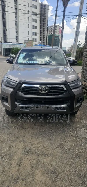 Toyota Hilux Revo Double Cab Deisel 2.4 AWD 2017 Gray