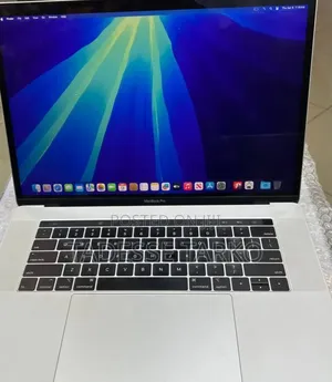 New Laptop Apple MacBook Pro 2018 16GB Intel Core i7 SSD 256GB
