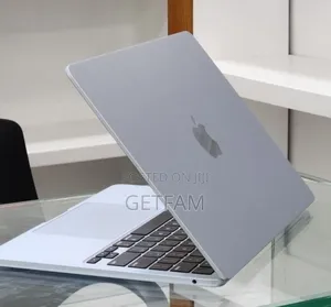New Laptop Apple MacBook Air 2025 M4 13-inch 8GB Apple M4 Max SSD 256GB