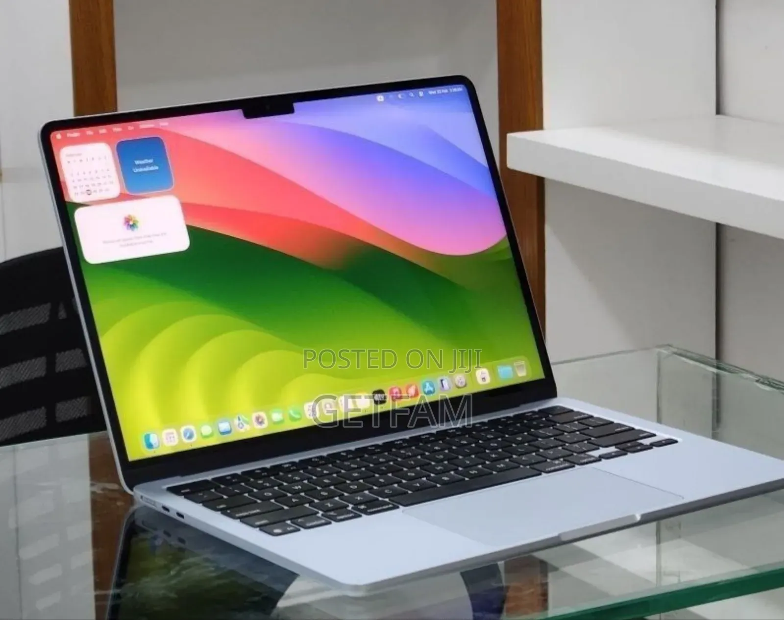 New Laptop Apple MacBook Air 2025 M4 13-inch 8GB Apple M4 Max SSD 256GB
