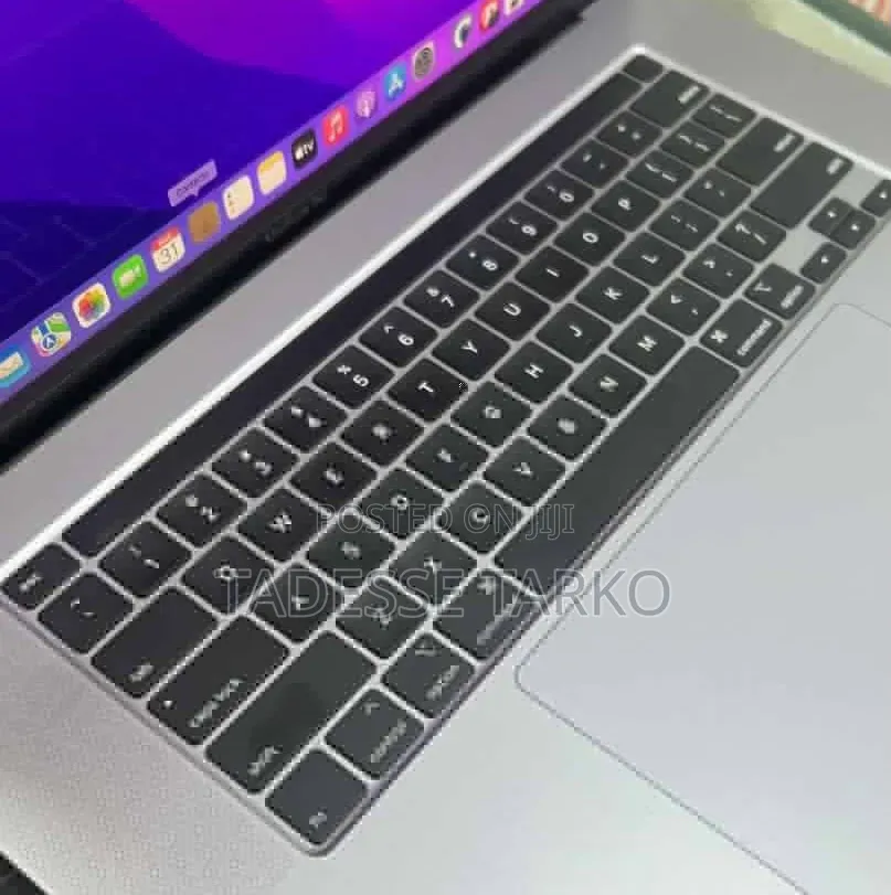 New Laptop Apple MacBook Pro 2019 16GB Intel Core i9 SSD 512GB