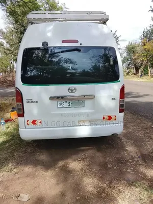 Toyota HiAce 2014 White