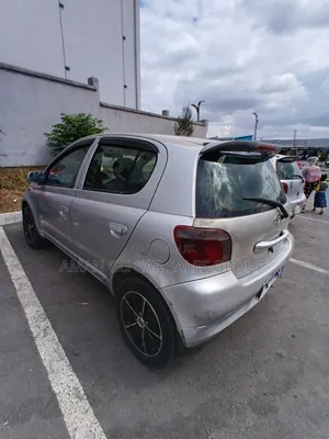 Toyota Vitz 1999 Silver