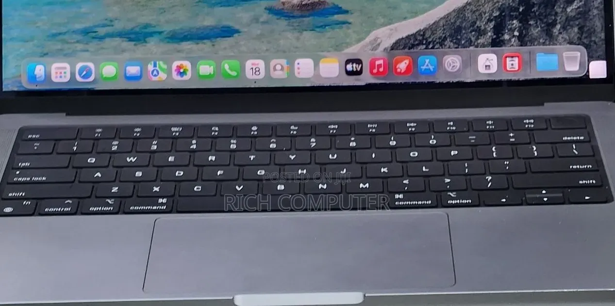 New Laptop Apple MacBook Pro M1 32GB Apple M1 Pro SSD 512GB