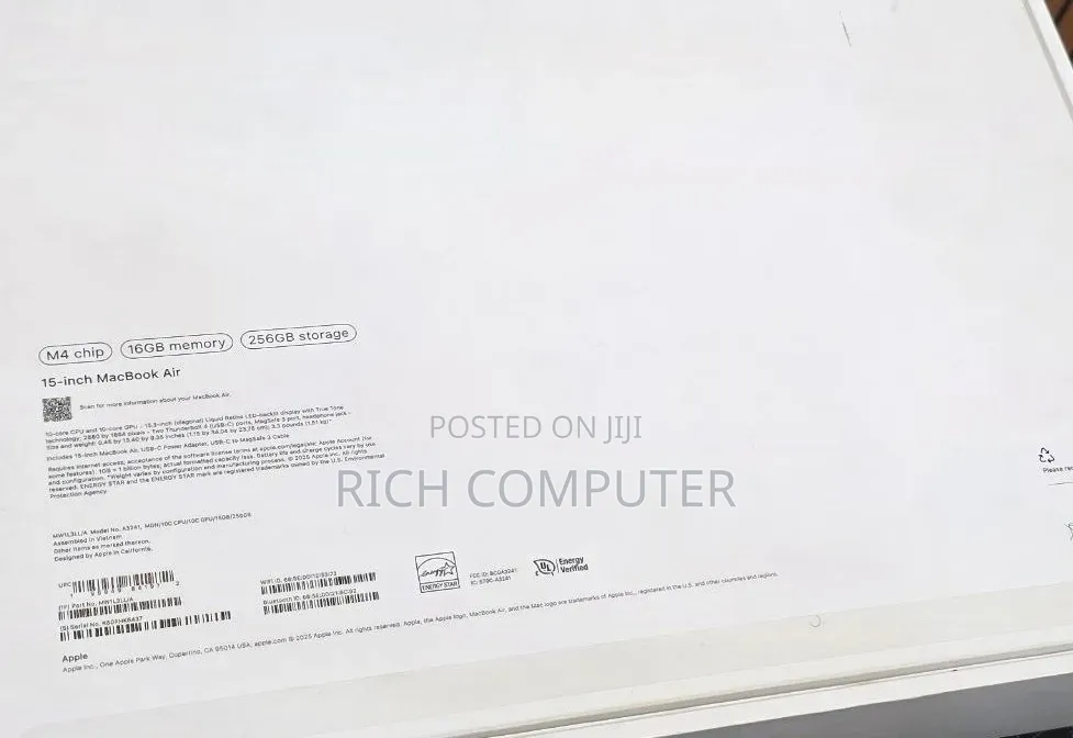 New Apple MacBook Air 2025 M4 15-inch 16GB Apple M4 Pro SSD 256GB