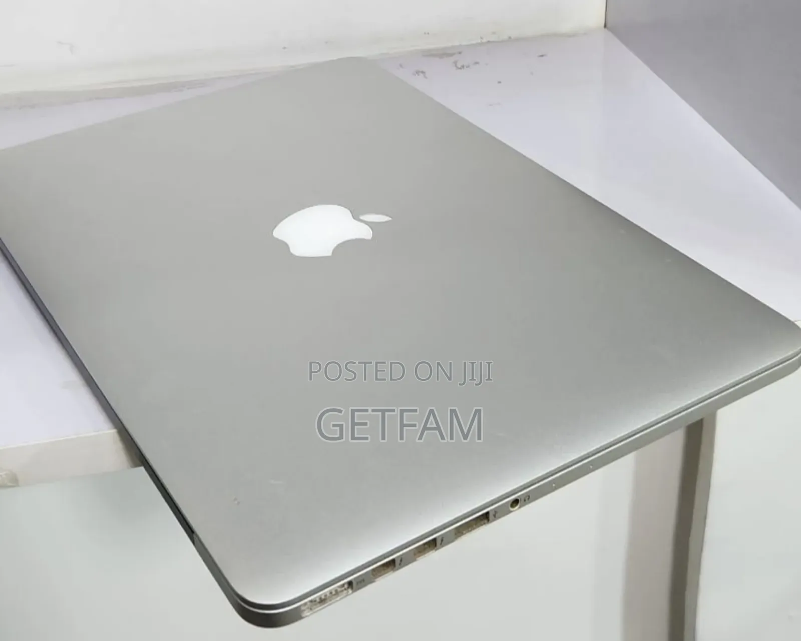 New Laptop Apple MacBook 2015 8GB Intel Core i5 SSD 128GB