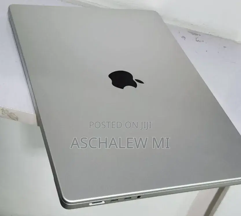 New Laptop Apple MacBook Pro M1 16GB Apple M1 Pro SSD 512GB