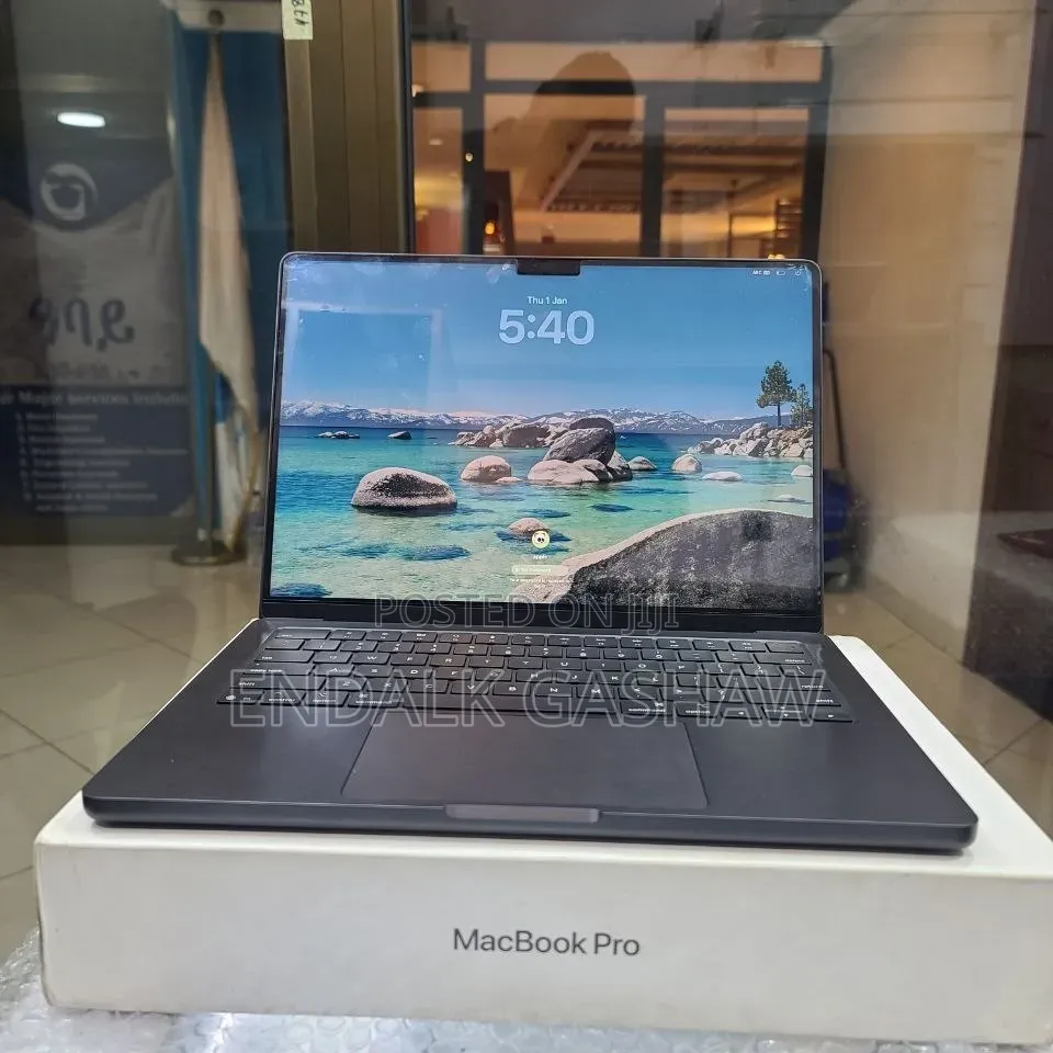 New Laptop Apple MacBook Pro 2025 M5 14-inch 16GB Apple M5 SSD 512GB
