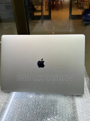 New Laptop Apple MacBook Pro 2018 16GB Intel Core i7 SSD 256GB