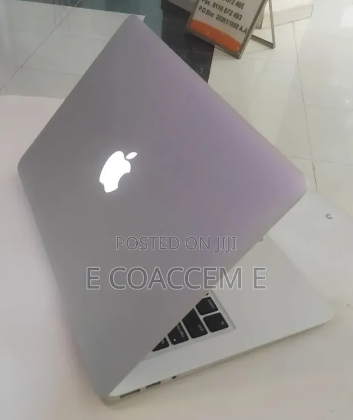 New Laptop Apple MacBook 4GB Intel Core i5 SSD 256GB
