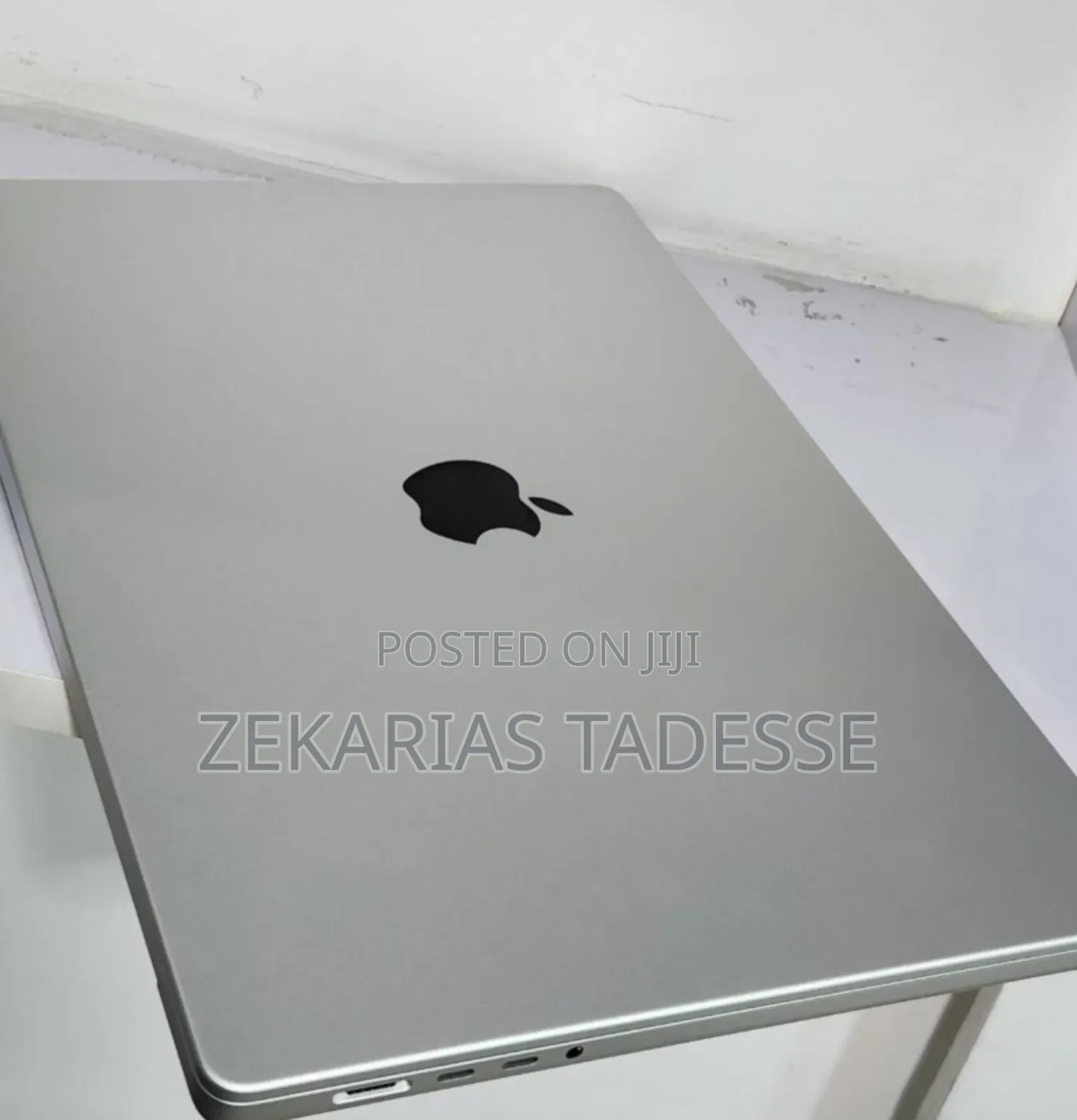 New Laptop Apple MacBook Pro M1 16GB Apple M1 Pro SSD 512GB