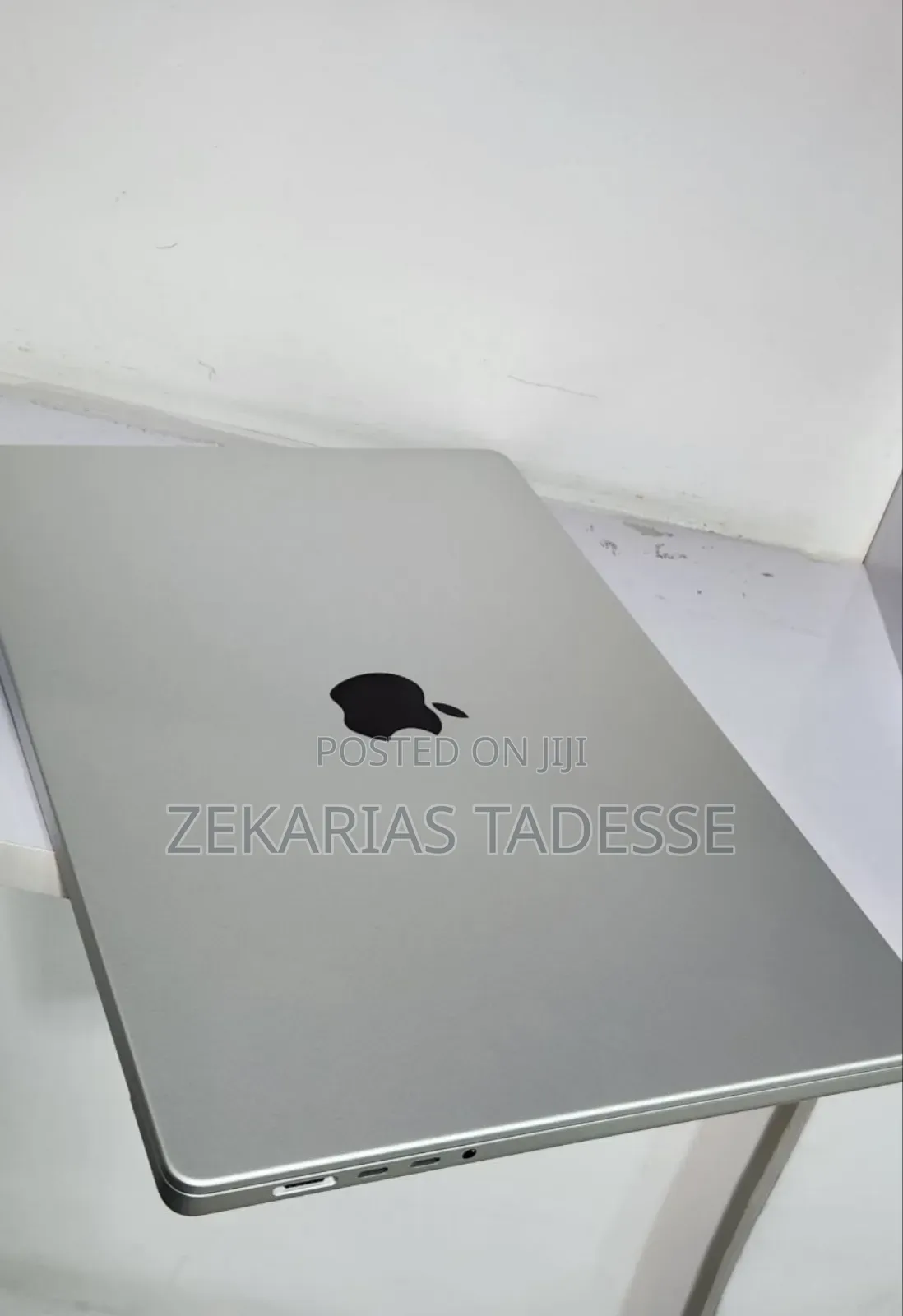 New Laptop Apple MacBook Pro M1 16GB Apple M1 Pro SSD 512GB