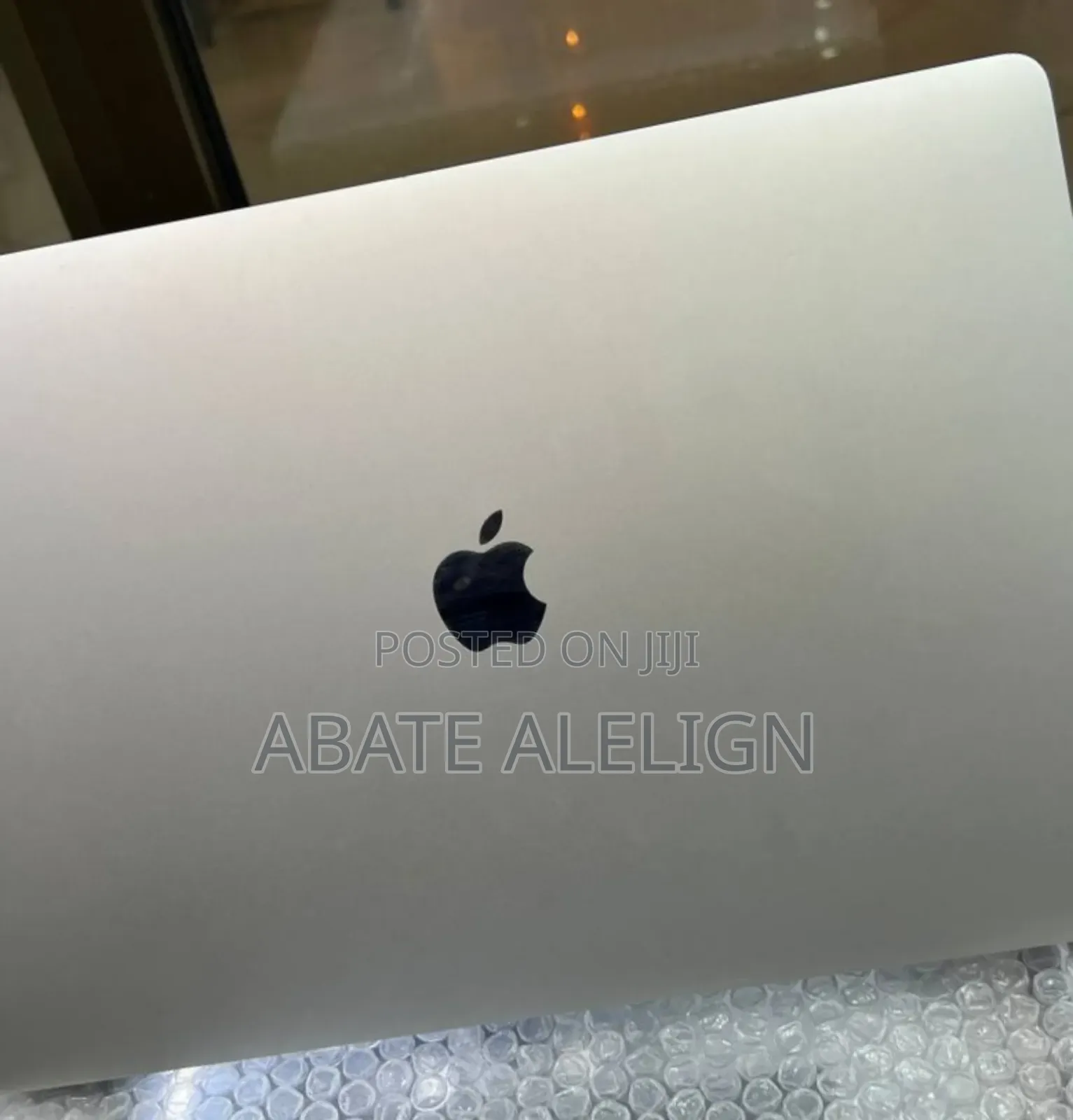 New Laptop Apple MacBook Pro 2018 16GB Intel Core i7 SSD 256GB