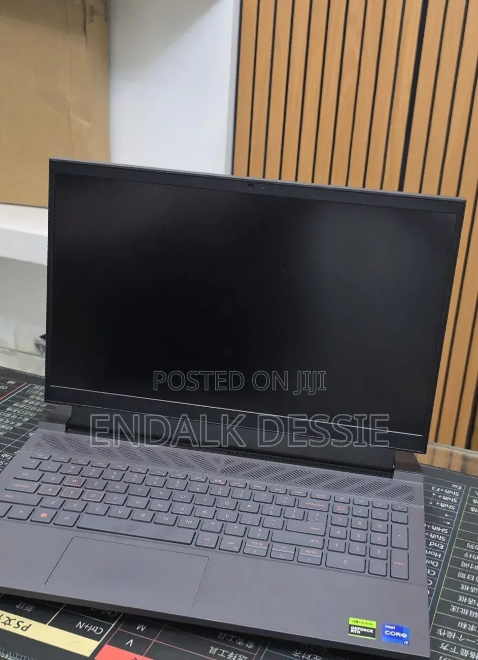 New Laptop Dell G15 5535 16GB Intel Core i7 SSD 1T