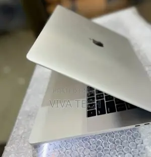 New Laptop Apple MacBook Pro 2018 16GB Intel Core i7 SSD 256GB
