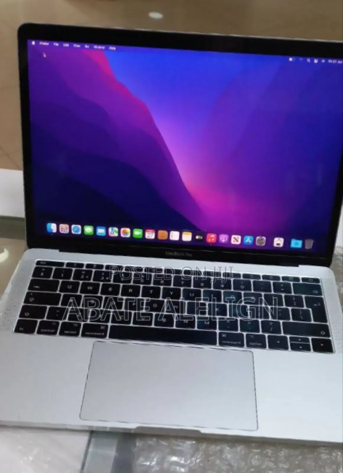 New Laptop Apple MacBook Pro 2017 8GB Intel Core i5 SSD 256GB