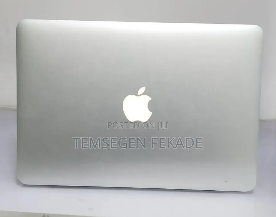 New Laptop Apple MacBook Pro 2015 8GB Intel Core i5 SSD 128GB
