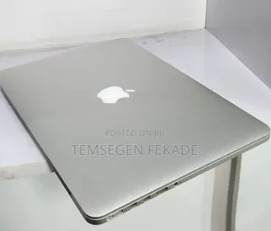 New Laptop Apple MacBook Pro 2015 8GB Intel Core i5 SSD 128GB