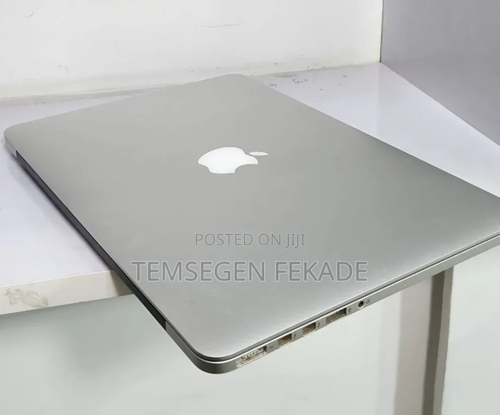 New Laptop Apple MacBook Pro 2015 8GB Intel Core i5 SSD 128GB
