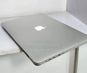 New Laptop Apple MacBook Pro 2015 8GB Intel Core i5 SSD 128GB