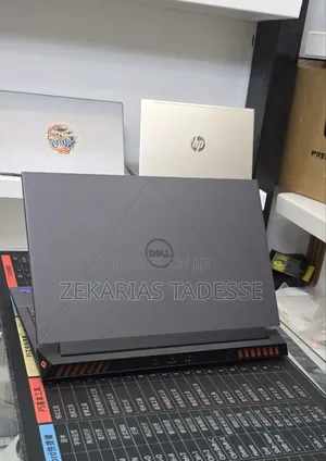 New Laptop Dell G15 5535 16GB Intel Core i7 SSD 1T