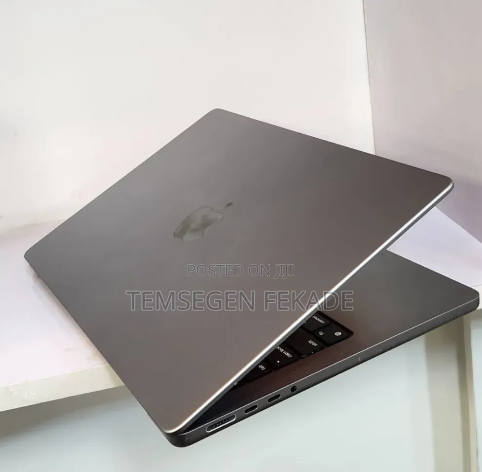 New Laptop Apple MacBook Pro M1 16GB Apple M1 Pro SSD 512GB