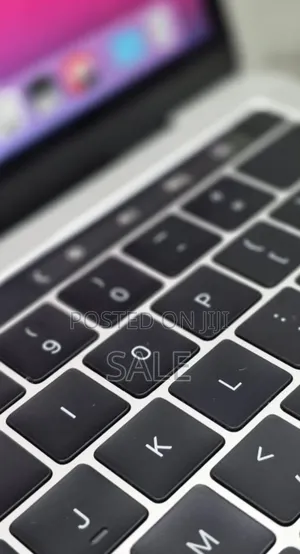 New Laptop Apple MacBook Pro 2019 16GB Intel Core i7 SSD 256GB