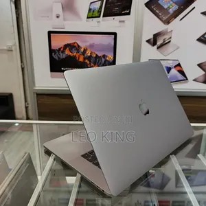 Laptop Apple MacBook Pro 2017 16GB Intel Core i7 SSD 512GB