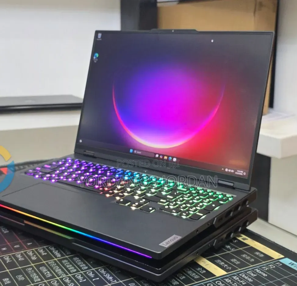 New Laptop Lenovo Legion Pro 7 48GB Intel Core i9 SSD 1T