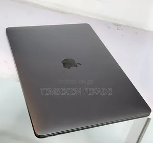 New Laptop Apple MacBook Pro 2017 8GB Intel Core i5 SSD 256GB