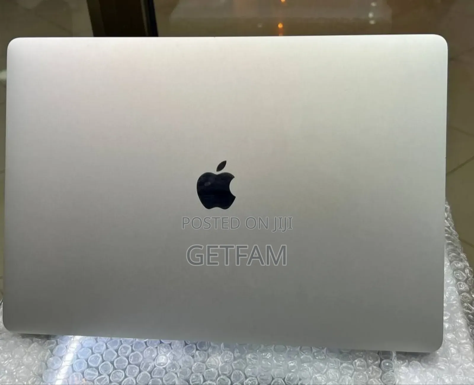 New Laptop Apple MacBook 2018 16GB Intel Core i7 SSD 256GB